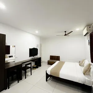 *** Hotel White House India